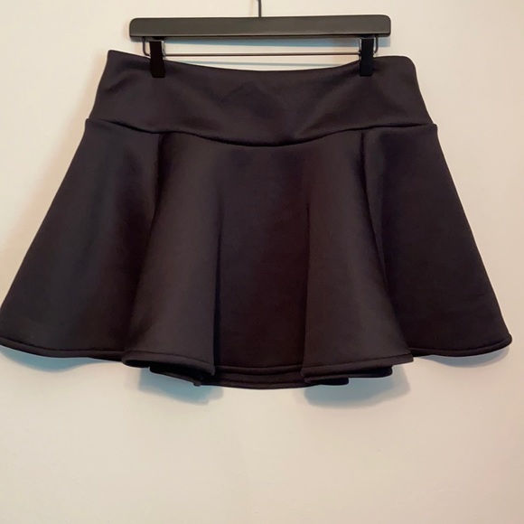 Under Armour scuba skirt - Picture 4 of 9